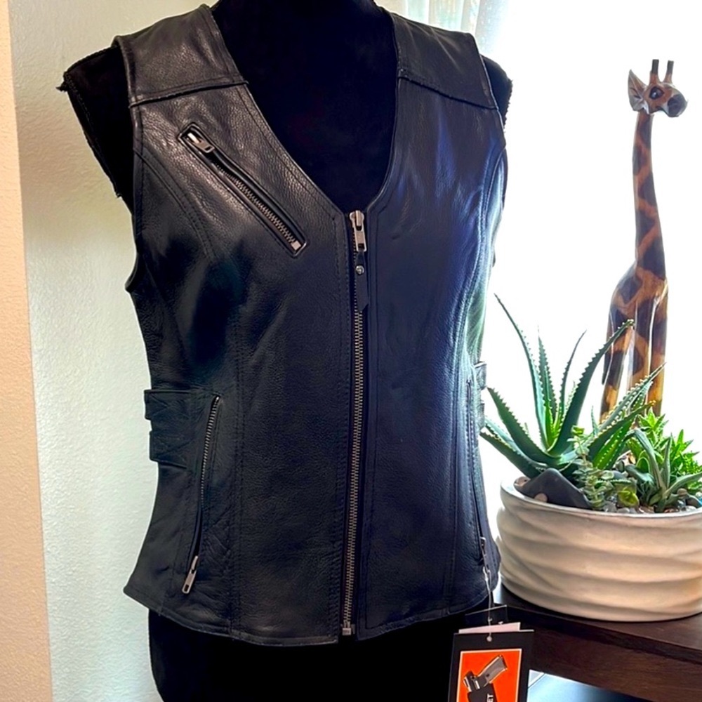 Riding Season ♣️ High Mileage Black Double Buckle Vest Concealed Pocket